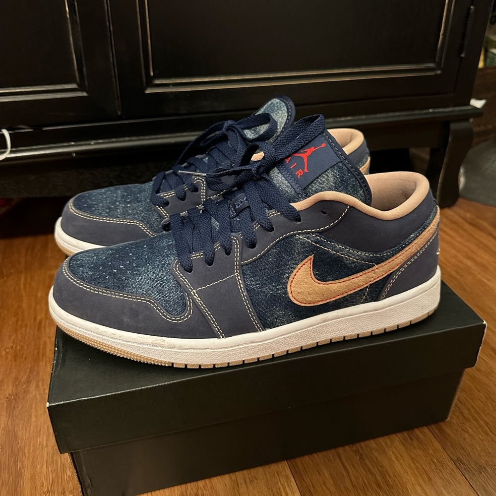 Air Jordan 1 Low SE Denim Sz 8.5M